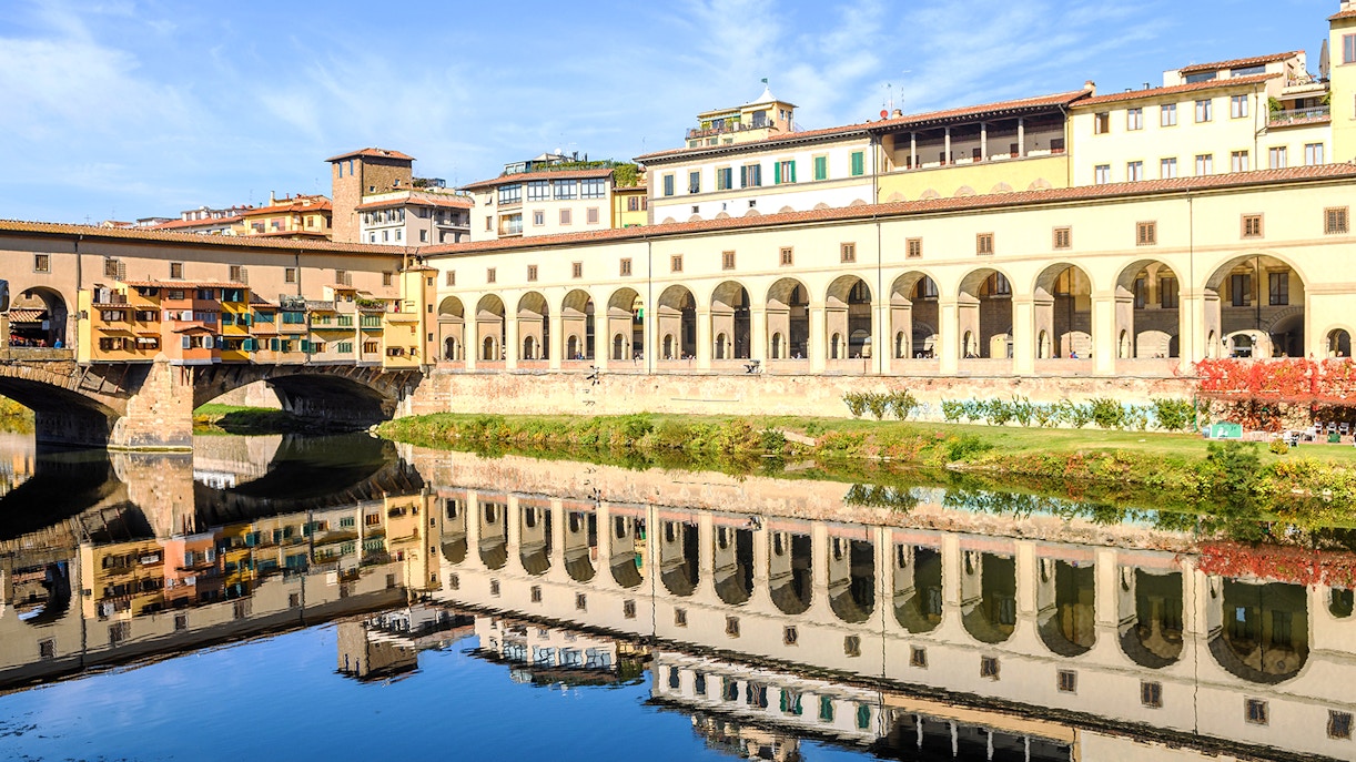 Visit the Vasari Corridor