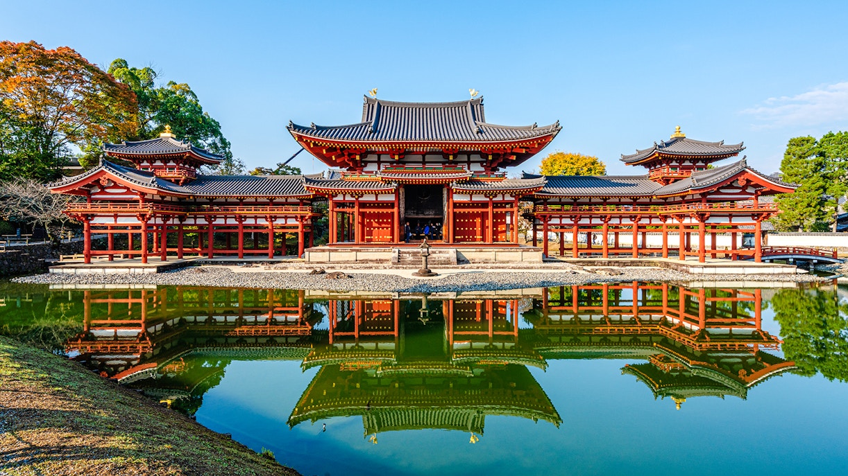 Byodo-in Temple reflecting in a pond, Uji, Kyoto, Japan.