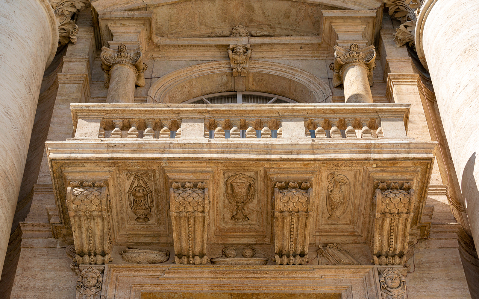 Urbi et Orbi blessing