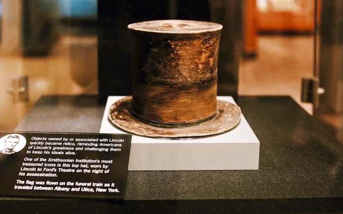 Lincoln's top hat displayed at Smithsonian National Museum of American History.