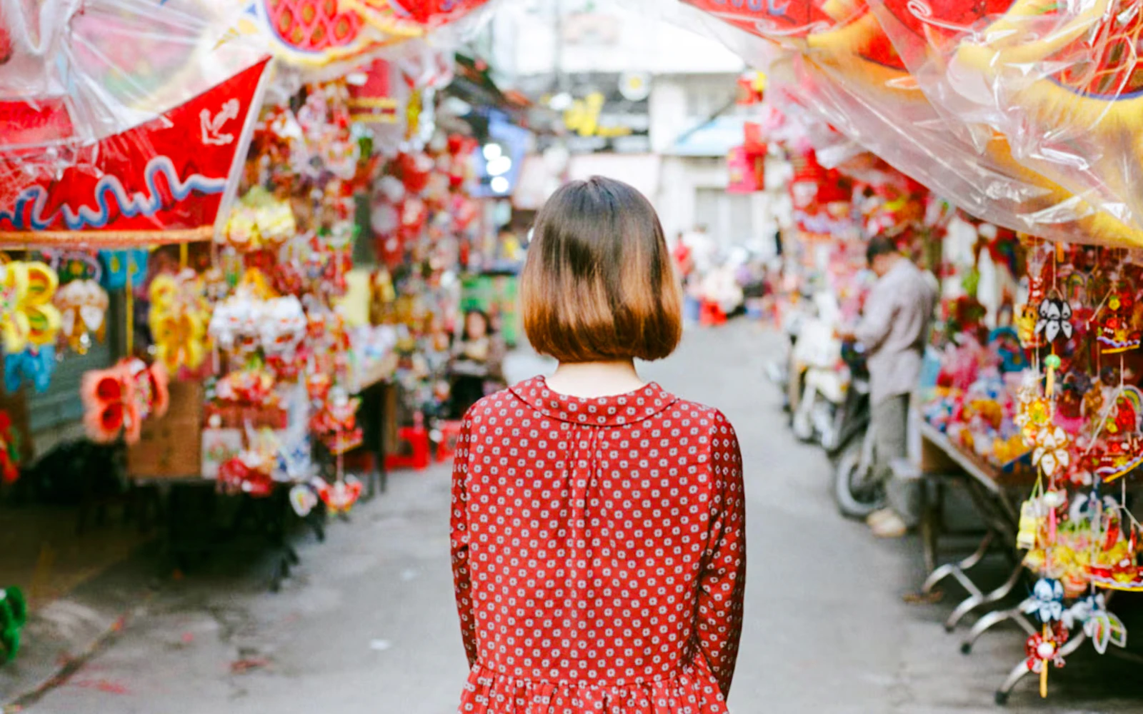Ho Chi Minh City Walking Tour: 5 Trade Streets in Chinatown