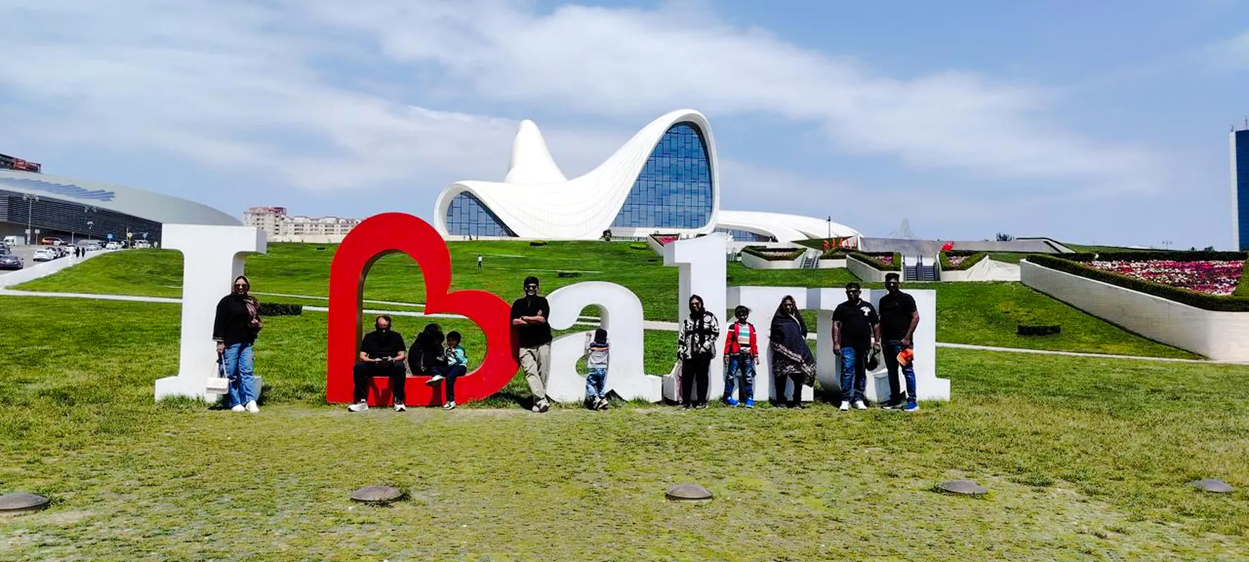 Baku Old City and Modern Landmarks Walking Tour Image 3