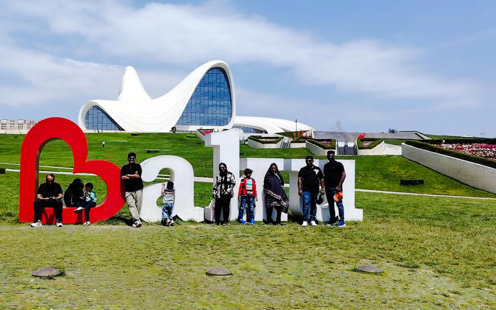 Baku Old City and Modern Landmarks Walking Tour Image 3