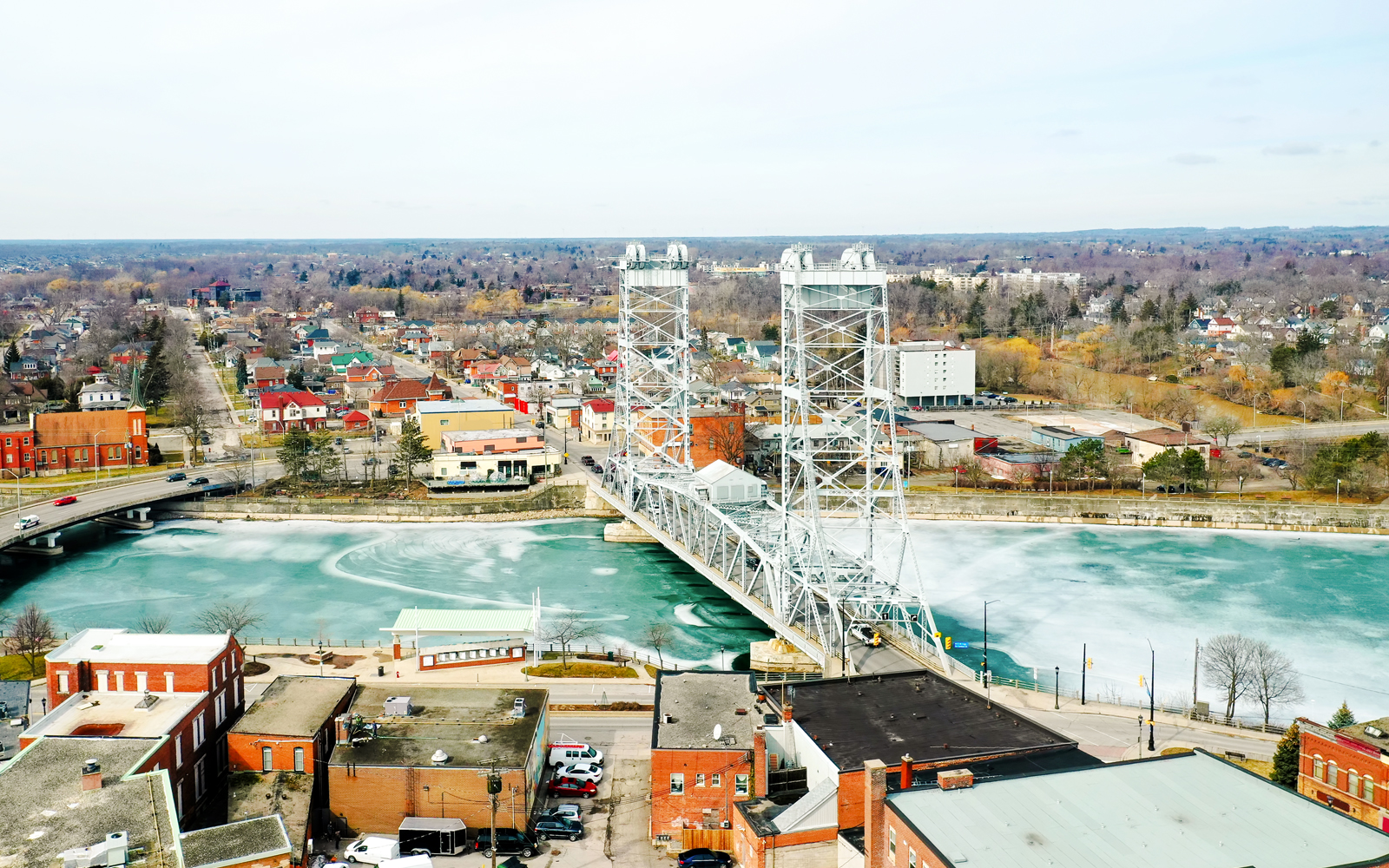 Niagara Kayalıkları ve Ontario Gölü