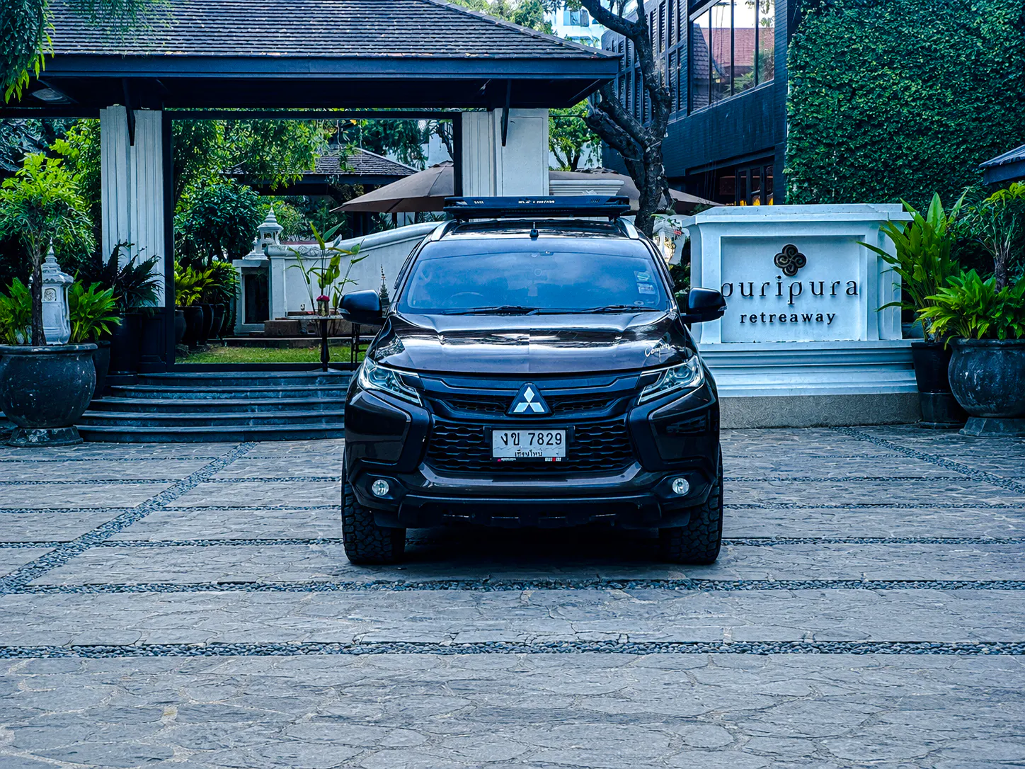 Bangkok Airports (BKK/DMK) to/from Bangkok Hotels Private SUV Transfer Image 12