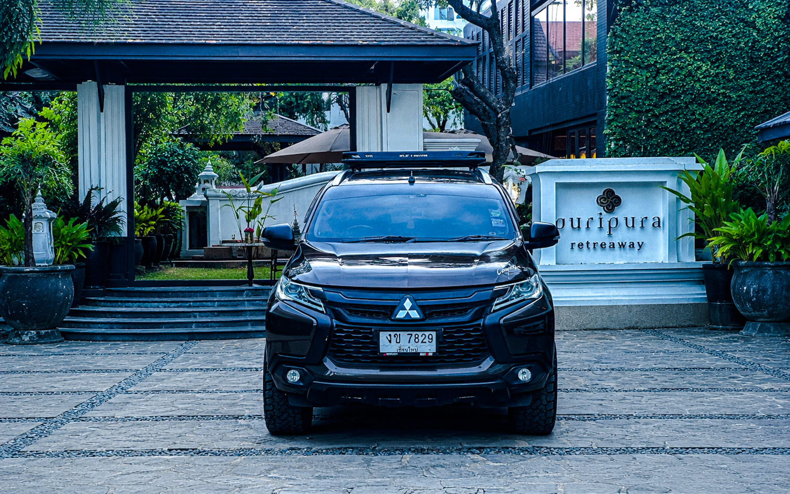Bangkok Airports (BKK/DMK) to/from Bangkok Hotels Private SUV Transfer Image 12