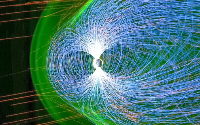 Visualization of Earth's magnetic field lines at the American Museum of Natural History exhibition.