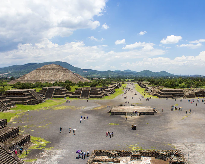 From Mexico City: Teotihuacán Guided Tour with Transfers