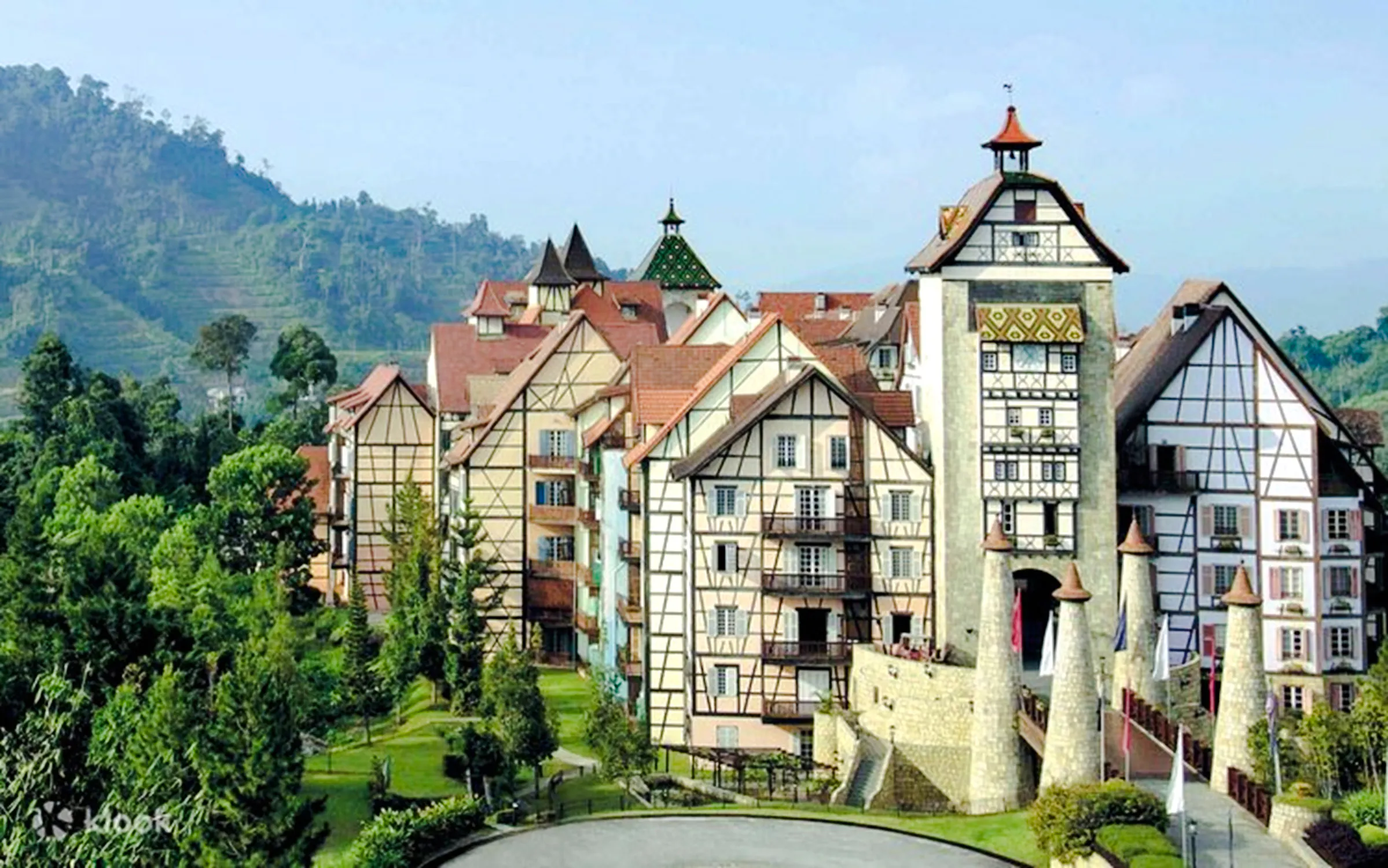 from kuala lumpur: bukit tinggi french village and genting highlands day trip with awana skyway cable car-13
