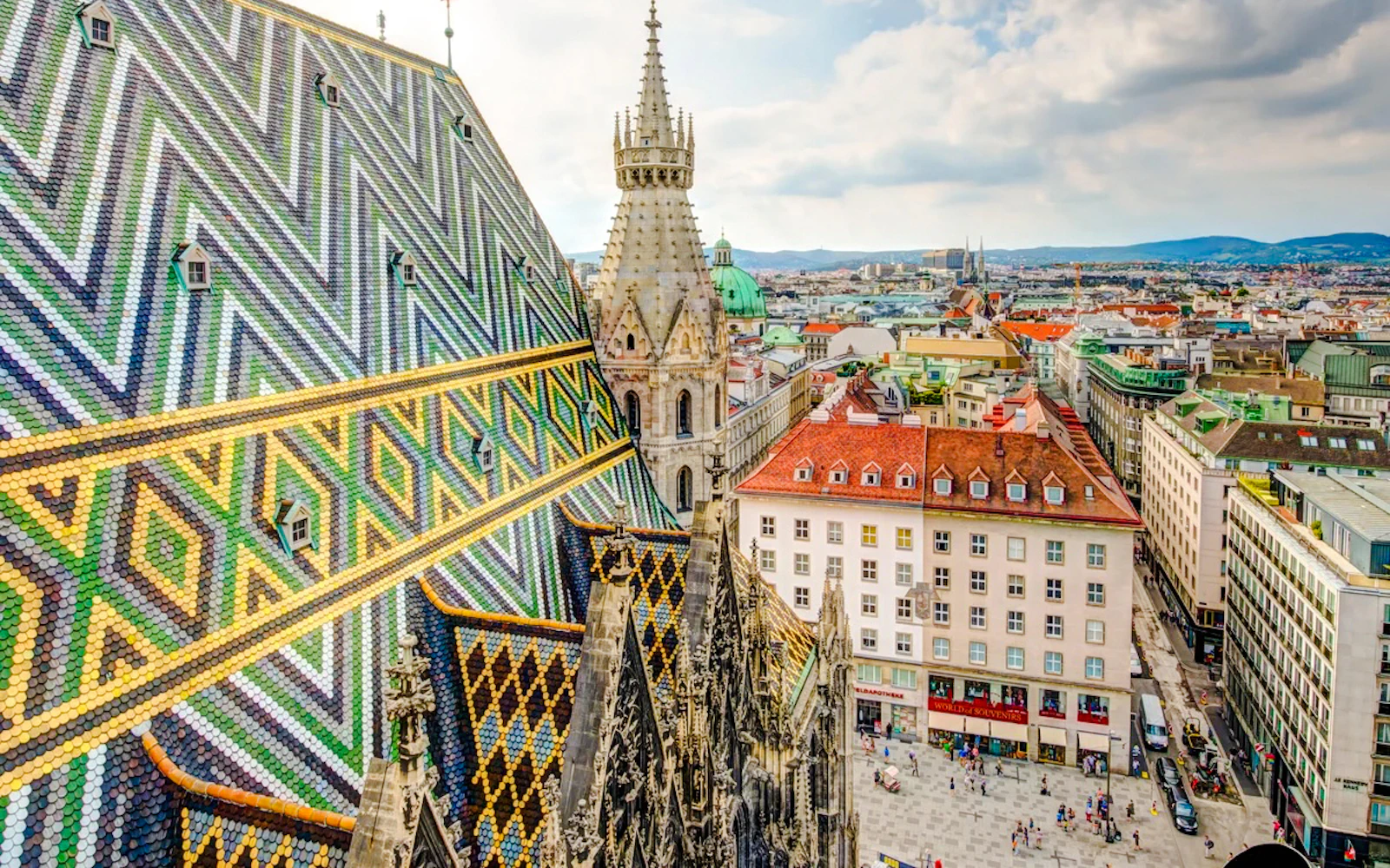 Prague to Vienna Private Transfer With Stops at Lednice Chateau and Mikulov (Product 55446)