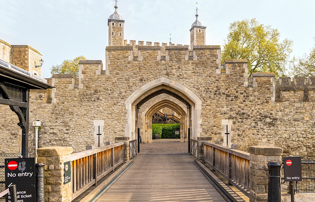 tower of london entrance