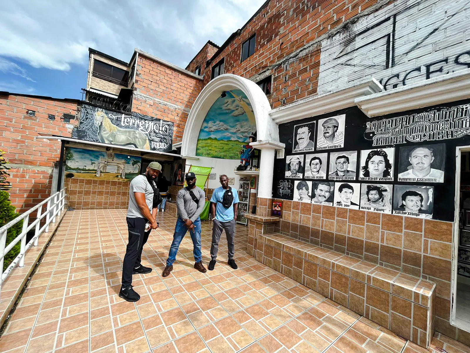 medellín private pablo escobar history tour with hotel pickup and drop-off-4