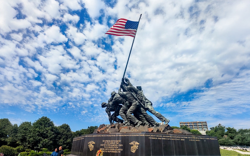 Iwo Jima Memorial with soldiers raising flag, Washington D.C.