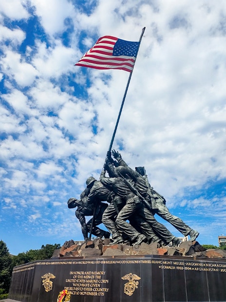 Iwo Jima Memorial with soldiers raising flag, Washington D.C.
