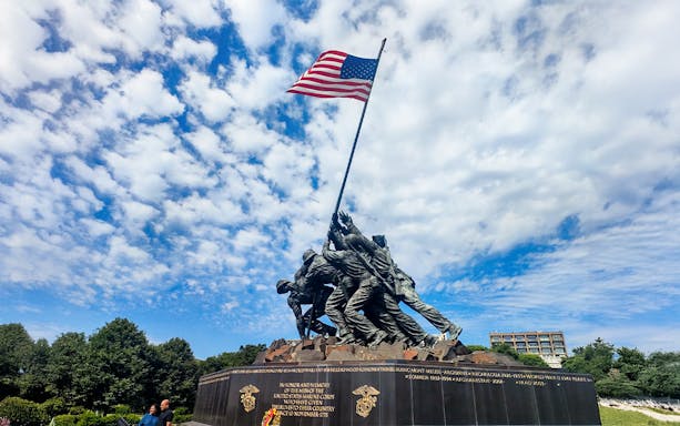 Iwo Jima Memorial with soldiers raising flag, Washington D.C.