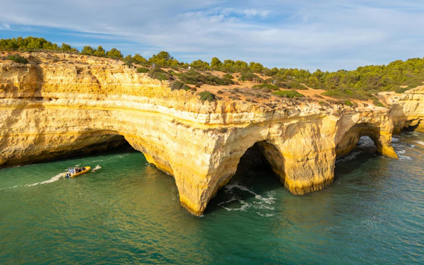 From Portimão: Benagil Cave & Marinha Beach Sunset Boat Tour