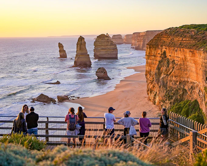 Great Ocean Road & 12 Apostles Day Tour with Classic Spots