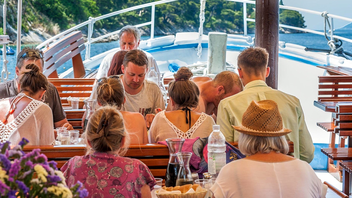 https://cdn-imgix.headout.com/media/images/0e5e0830bdcbb6c2cdb0f1ea6c86760c-28656-dubrovnik-dubrovnik-full-day-boat-tour-to-elaphite-islands-with-open-bar---lunch-02.jpg