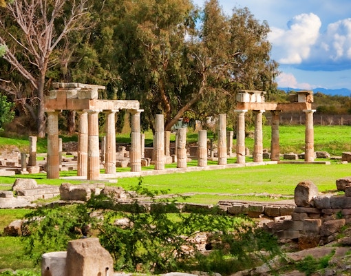 Sanctuary of Artemis, Acropolis
