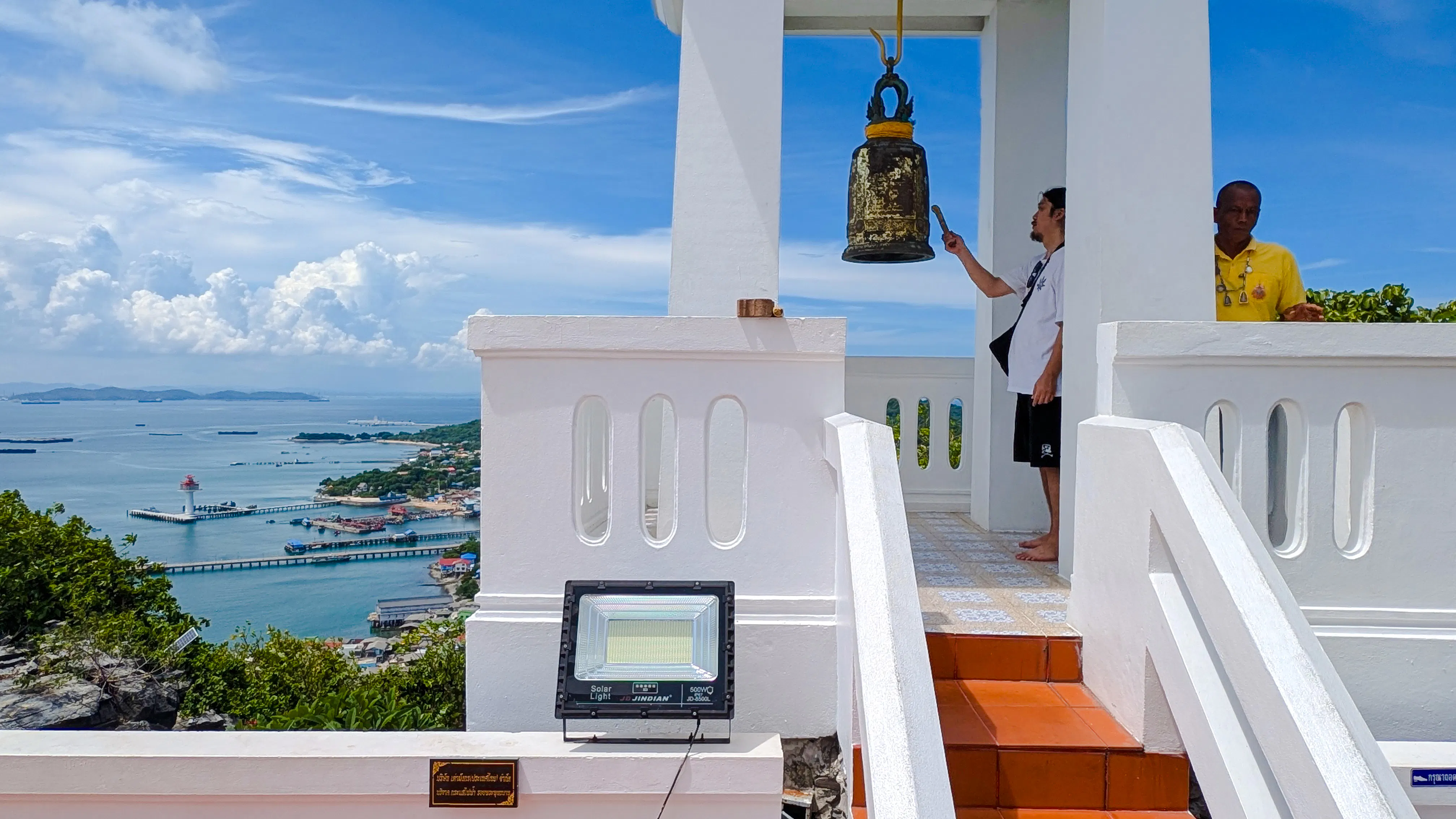 von bangkok oder pattaya aus: tagesausflug zur insel koh sichang mit hoteltransfers und privater tuk-tuk-tour-6