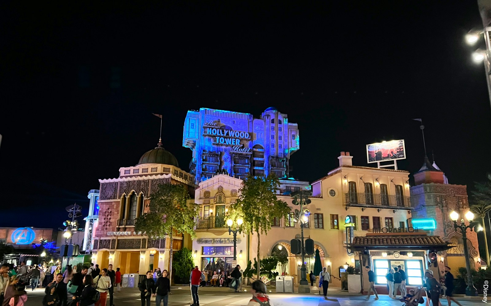 Twilight Zone Tower of Terror ride at Disneyland Paris with eerie hotel facade.