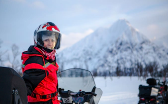 din tromsø: safari cu snowmobilul în alpii lyngen, cu prânz și băuturi calde-4