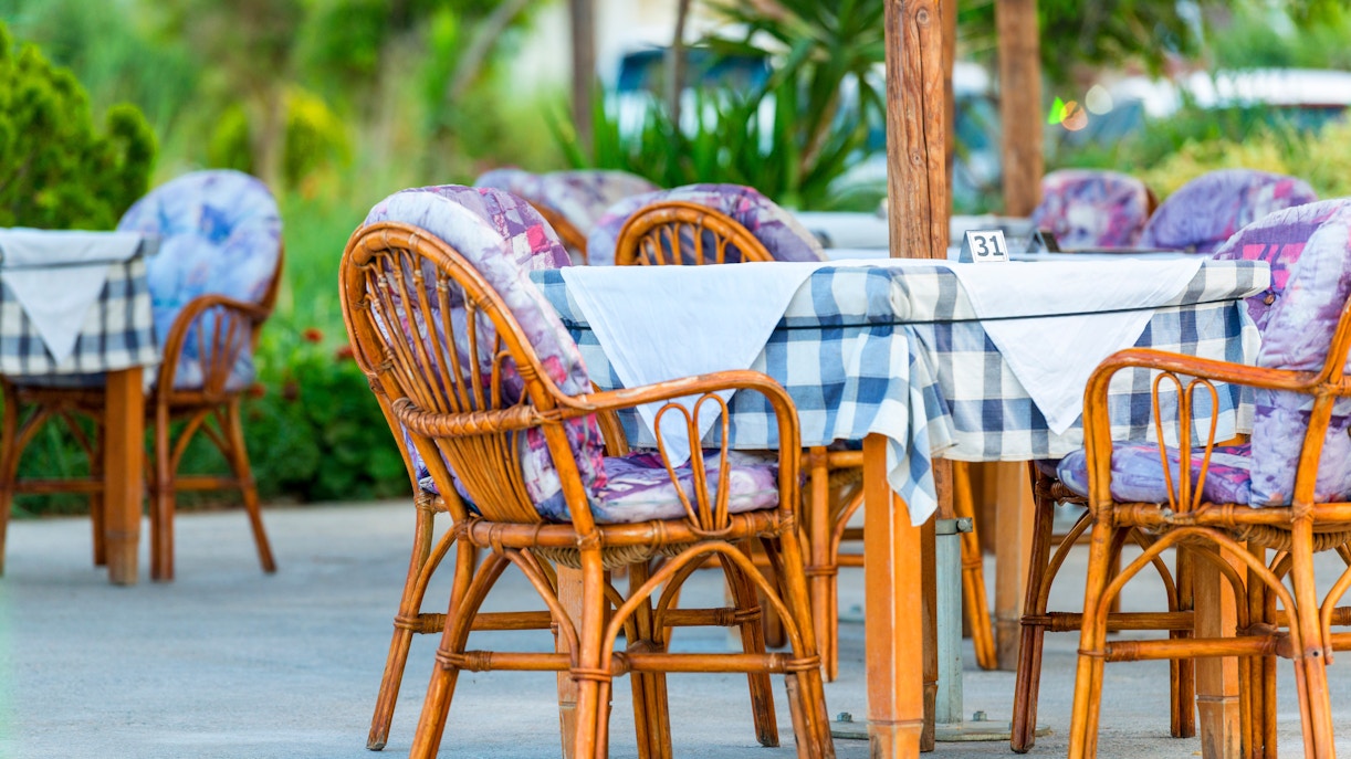 Where to Eat Near the Knossos Palace?