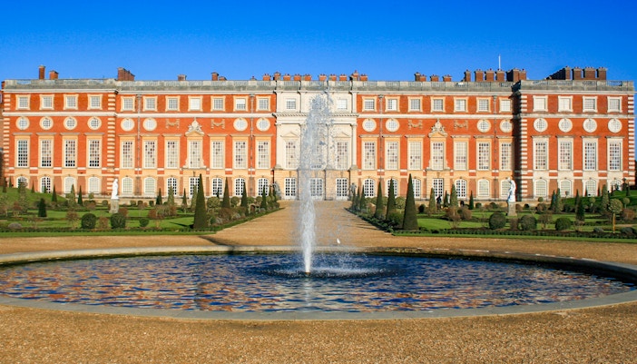 london in January - Hampton court palace