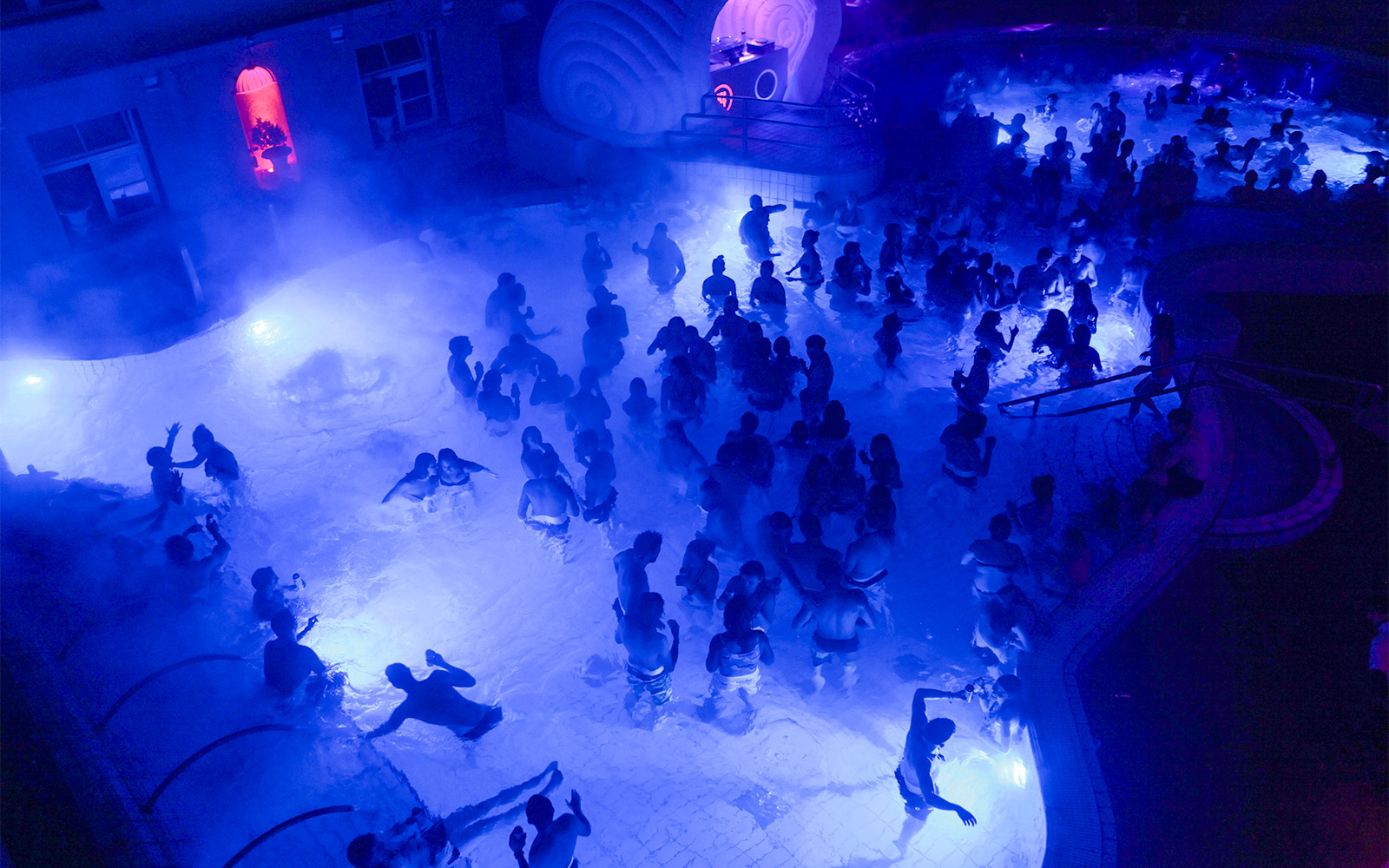 Fiestas en el balneario de Budapest