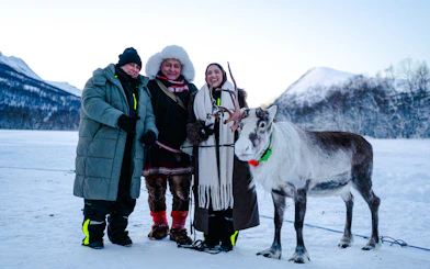 From Tromsø: Reindeer Sledding and Sami Culture Tour with Lunch and Hot Drinks