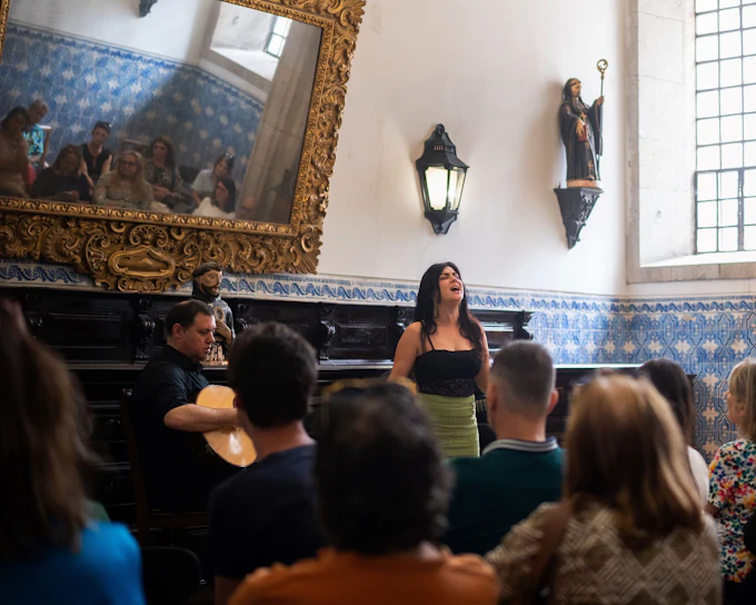 Porto: Fado Show with Guided Tour in a Historic Monastery