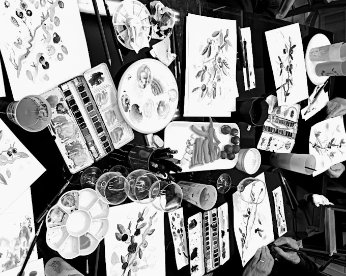 Barcelona Sip and Paint Night with Art Materials and First Drink Included (Product 52413)