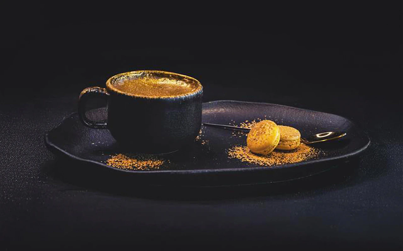 Sky Views Observatory mit Glasrutsche + Auswahl einer Mahlzeit vom goldenen Menü im Sky 52 Restaurant — 7