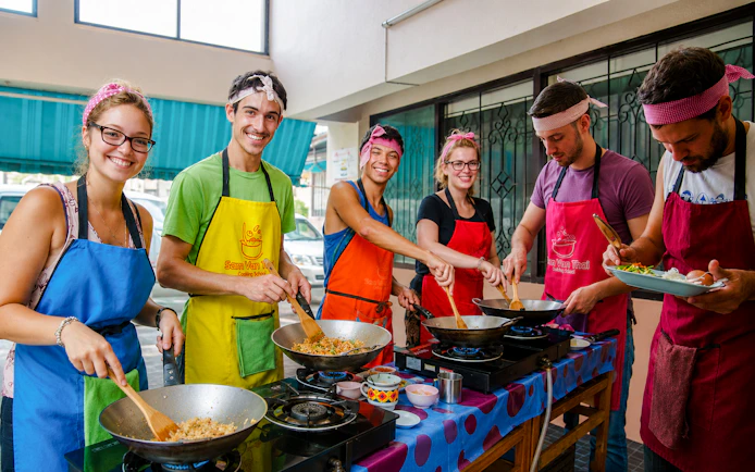 Chiang Mai Cooking Class with Local Market Tour and Round-Trip Transfers