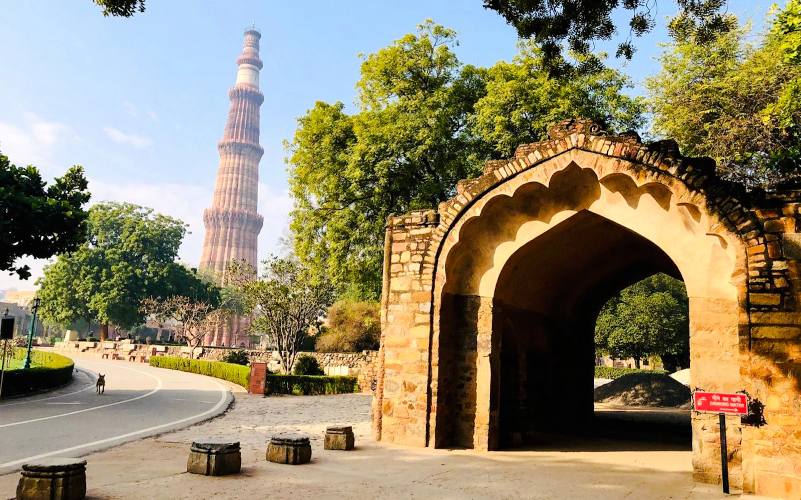 Qutub Minar Guided Tour with Pickup and Drop-Off