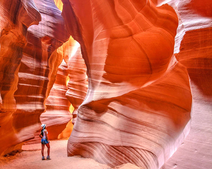 From Las Vegas: Small Group Antelope Canyon & Horseshoe Bend Guided Tour with Hotel Pickup