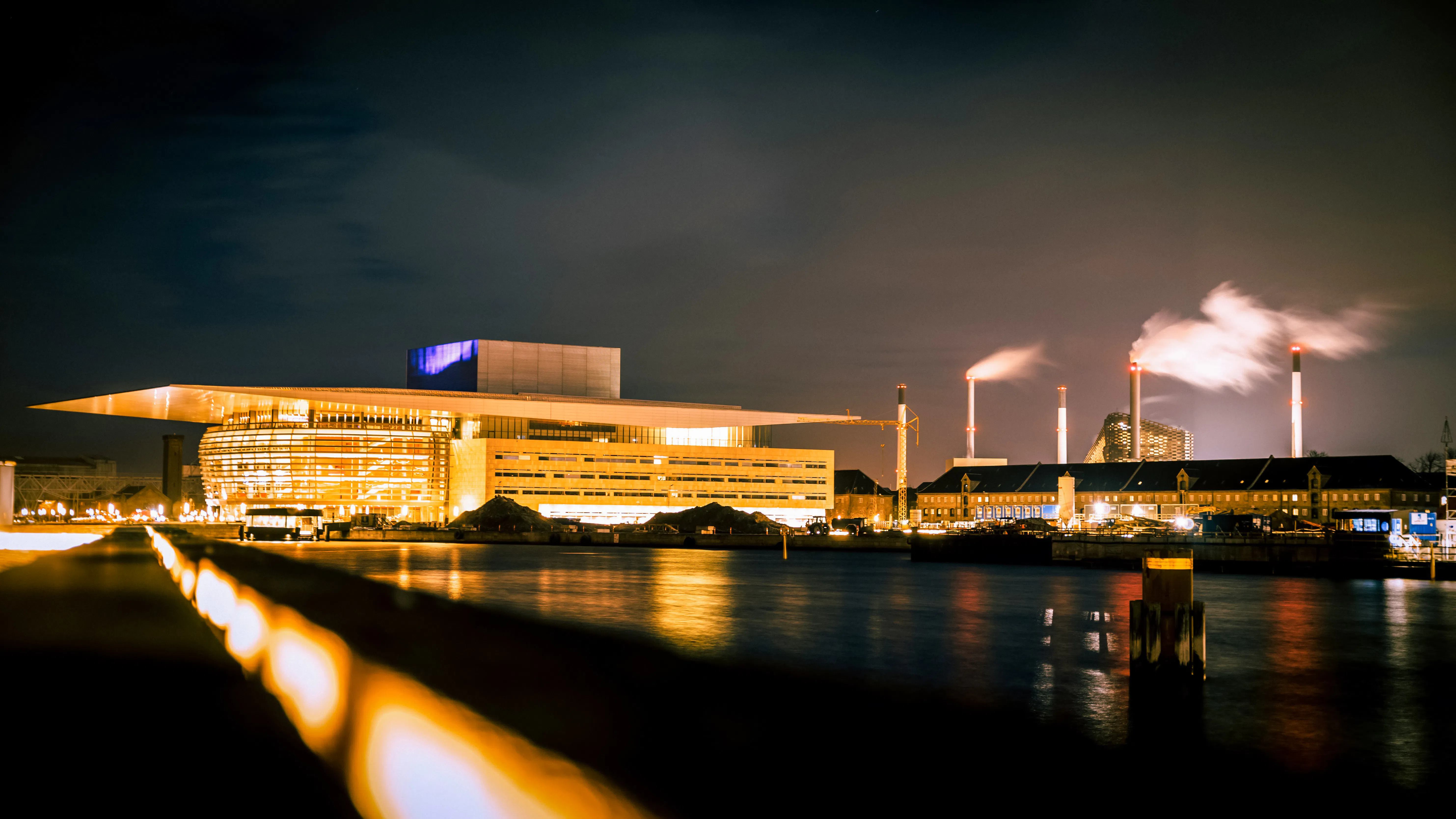 Copenhagen Restaurant Bus Sightseeing Tour with Meal