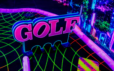 Rotterdam: Glow-in-the-Dark Mini Golf