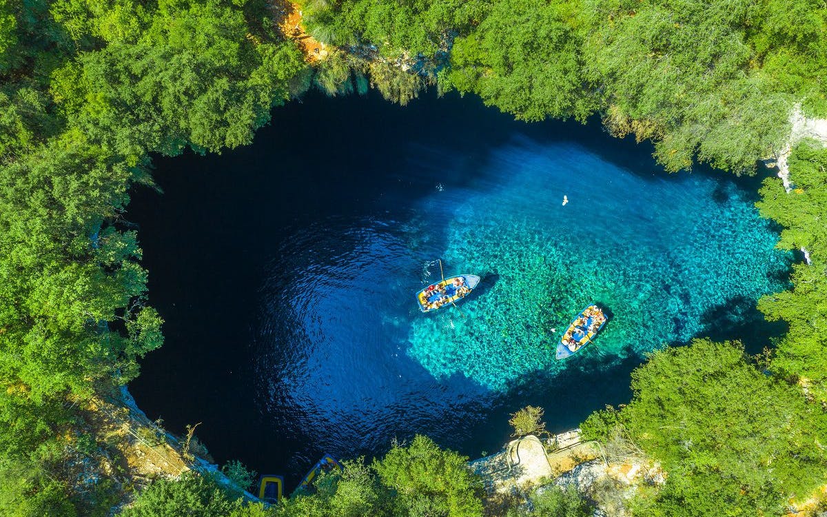 melissani lake and drogarati cave guided day trip in kefalonia with local expert and pickup options-4