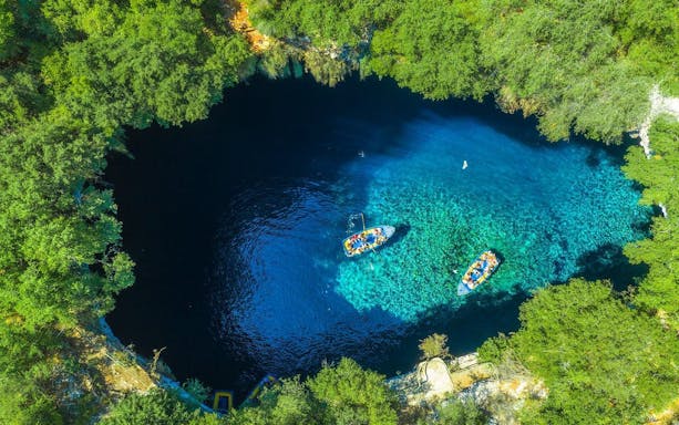 melissani lake and drogarati cave guided day trip in kefalonia with local expert and pickup options-4