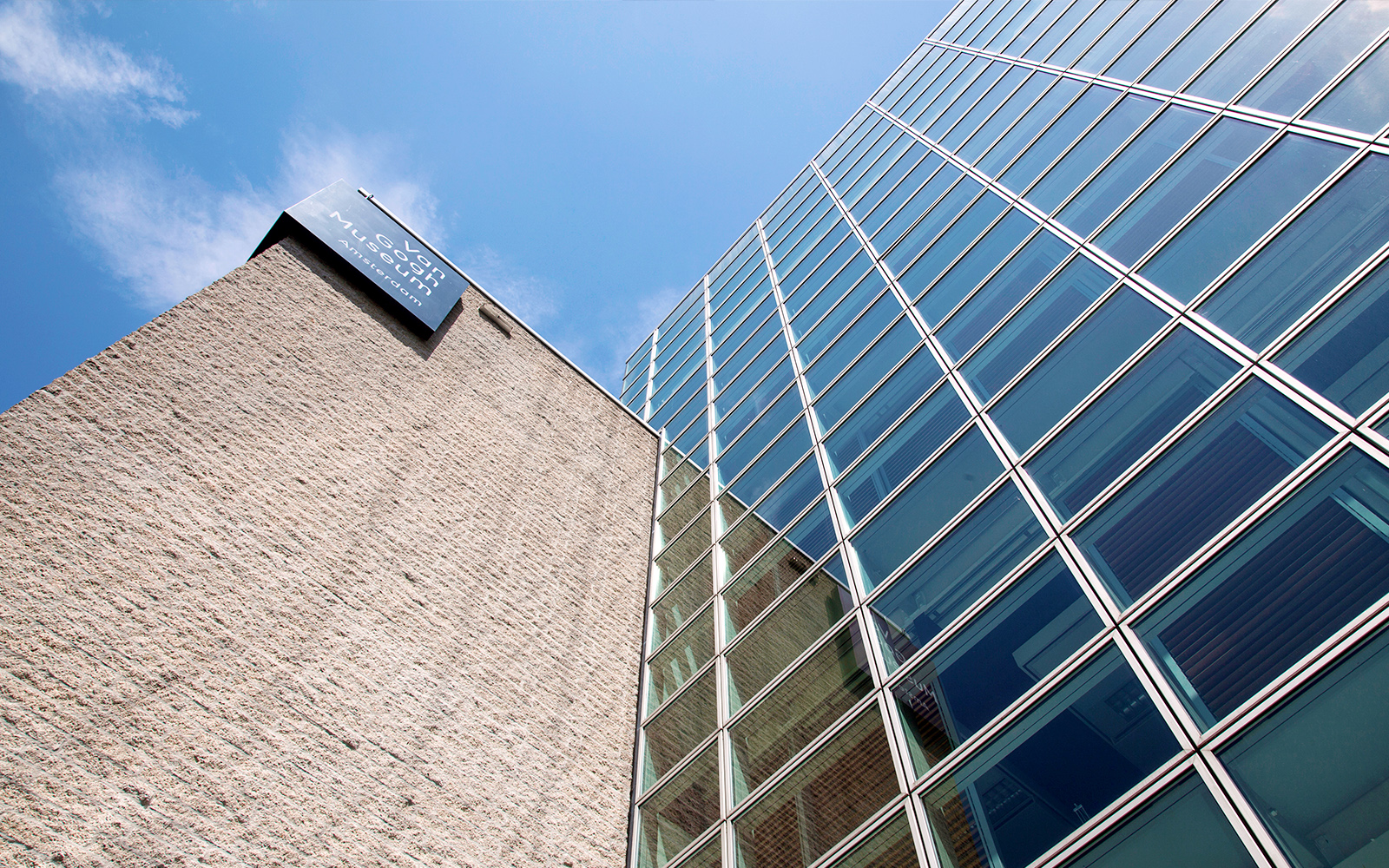 museo upside down amsterdam