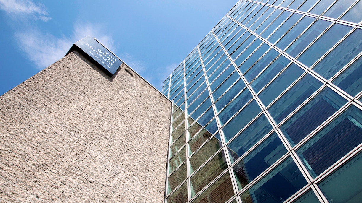 museo upside down amsterdam