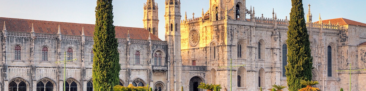 Biglietti combinati per un tour essenziale a Lisbona: Monastero dos Jerónimos + Torre di Belém + Palácio Nacional da Pena