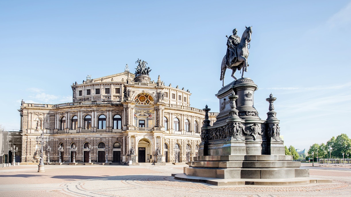 Who built Semperoper Dresden?