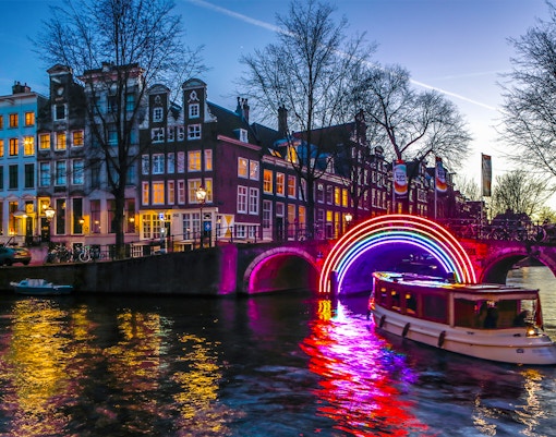 Crucero por los canales de Ámsterdam durante el Festival de las luces