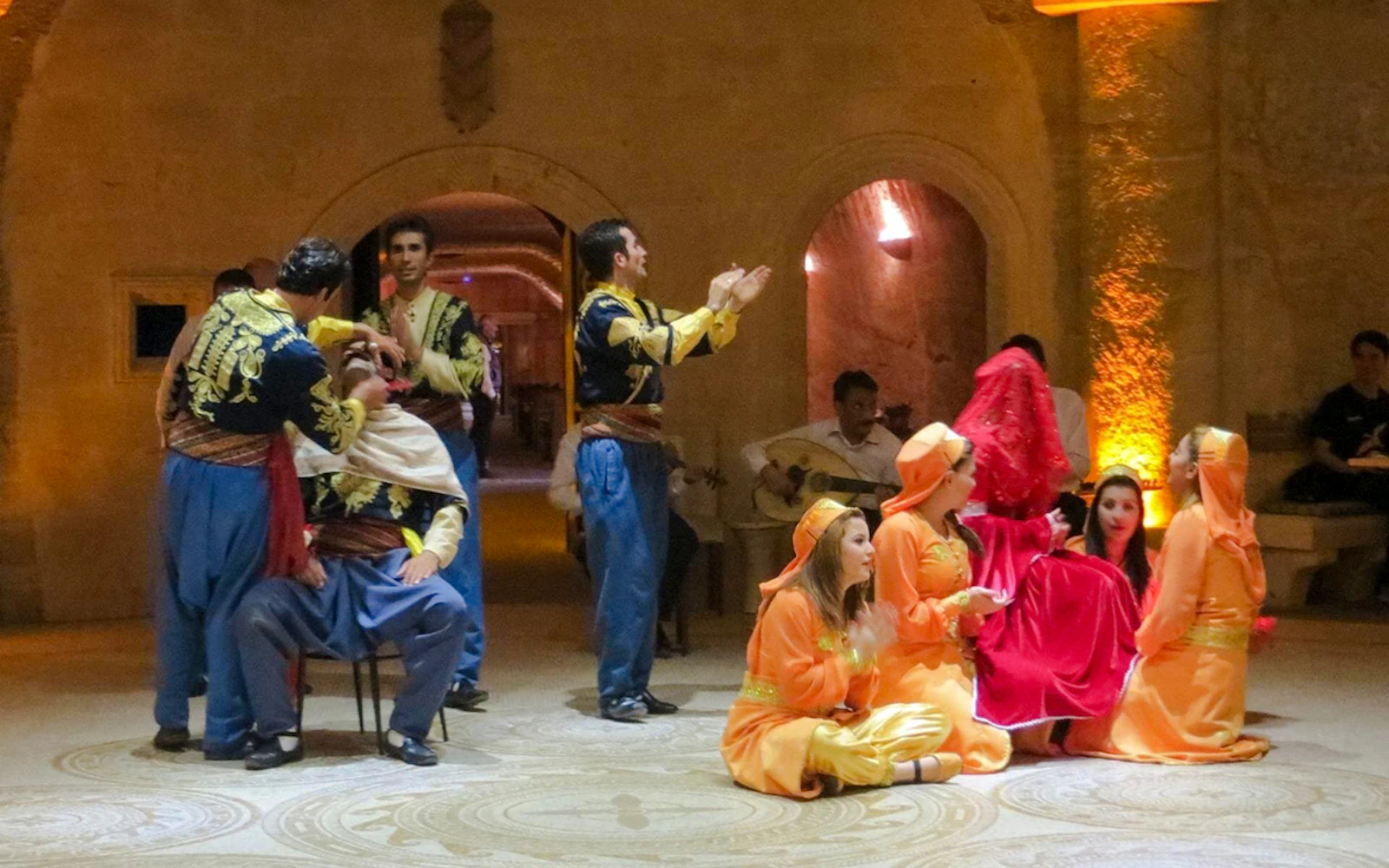 Cappadocia: Turkish Night Show with Dinner and Unlimited Local Drinks