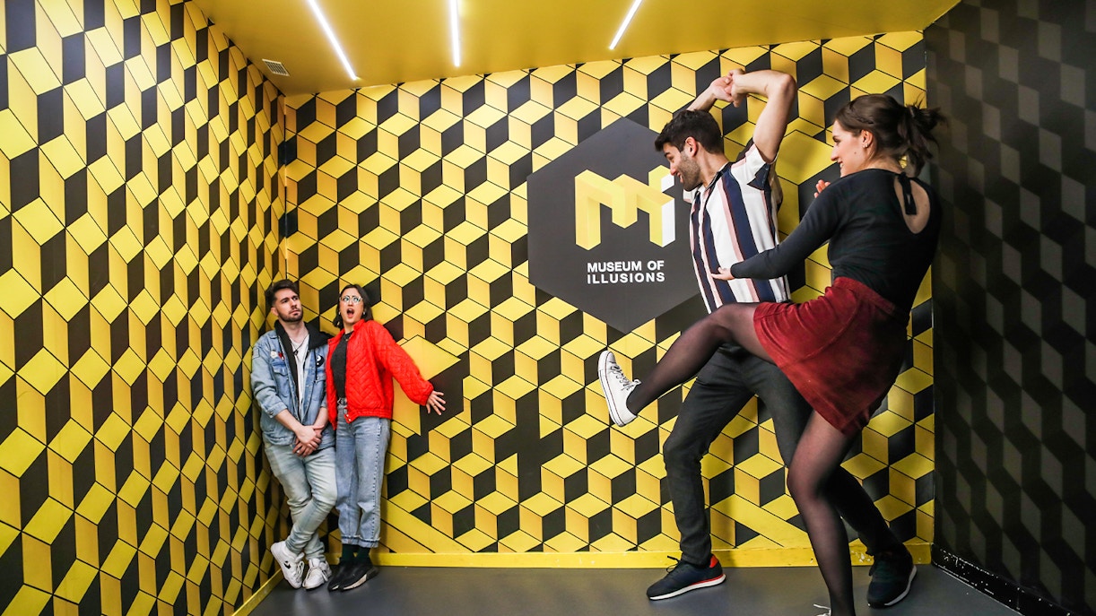 Madrid Museum of Illusions exhibit with interactive optical illusion displays.