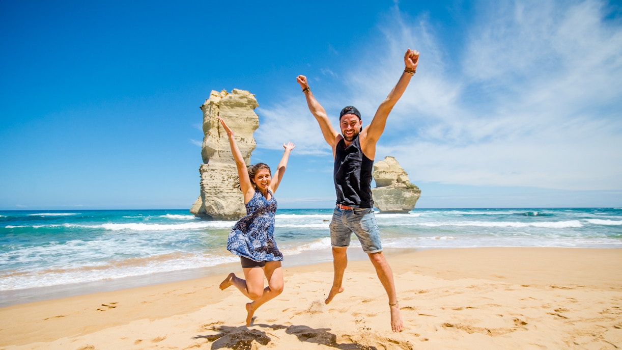 Tourists at Loch Ard Gorge, Great Ocean Road Ecotour