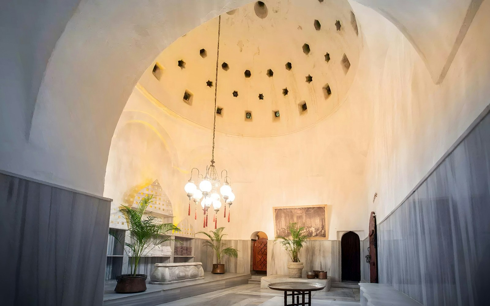 Inside Cagaloglu Hammam
