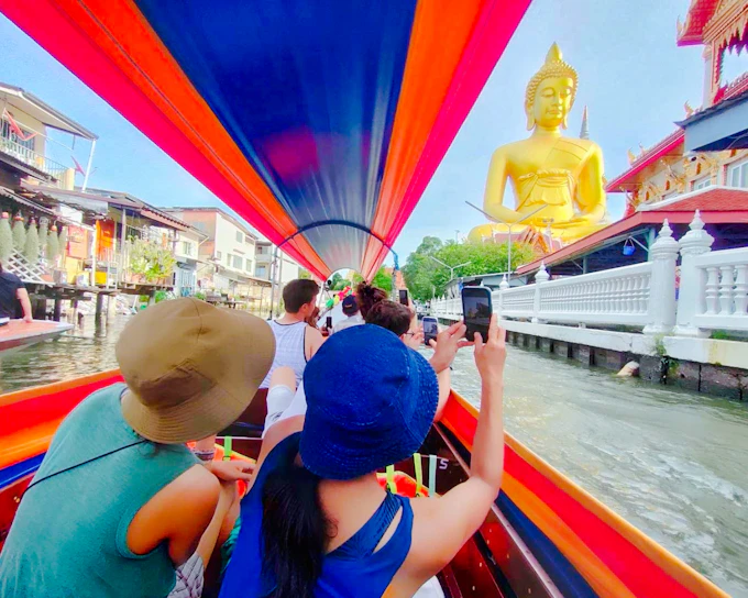Bangkok Small-Group Royal Temples Tour with Tuk-Tuk Ride, Entry Fees Not Included